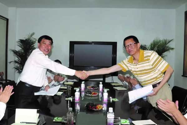 ��Ӯ����������AG Research Co.,LTD��˾ǩ��֬����ҩ�￪��������̸