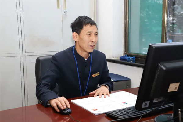 必赢亚洲扶贫办副主任范李斌 必赢亚洲扶贫办副主任范李斌