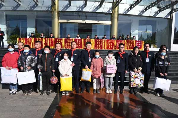 ��Ӯ���޹Ǹ���¶�һ��һ�����